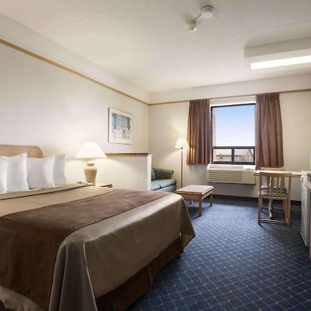 Travelodge By Wyndham Chatham Εξωτερικό φωτογραφία