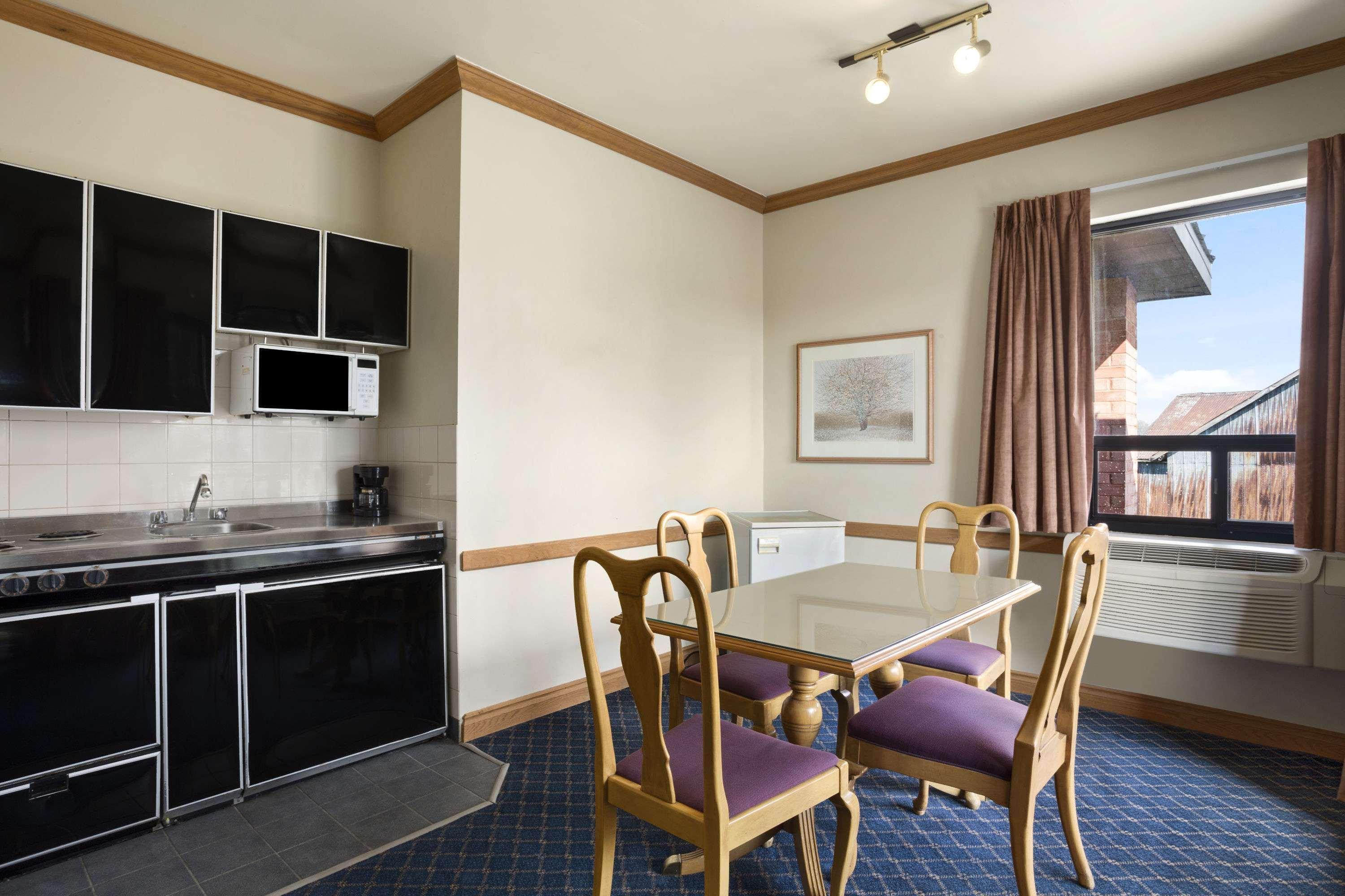 Travelodge By Wyndham Chatham Εξωτερικό φωτογραφία